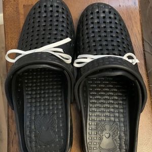 BARBARA KING SOLE STEPPERS SLIP ON GARDENING SHOES W/ INSERTS NEW M 9-10 BLACK